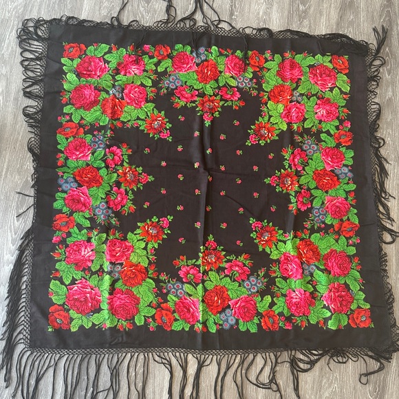 Vintage Pavlovo Posad Wool Shawl with Wool Fringe - Bright Floral Design - Picture 2 of 12